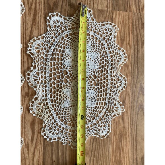 Vintage Embroidered Crocheted Table Runners And Matching Doily - Picture 5 of 8
